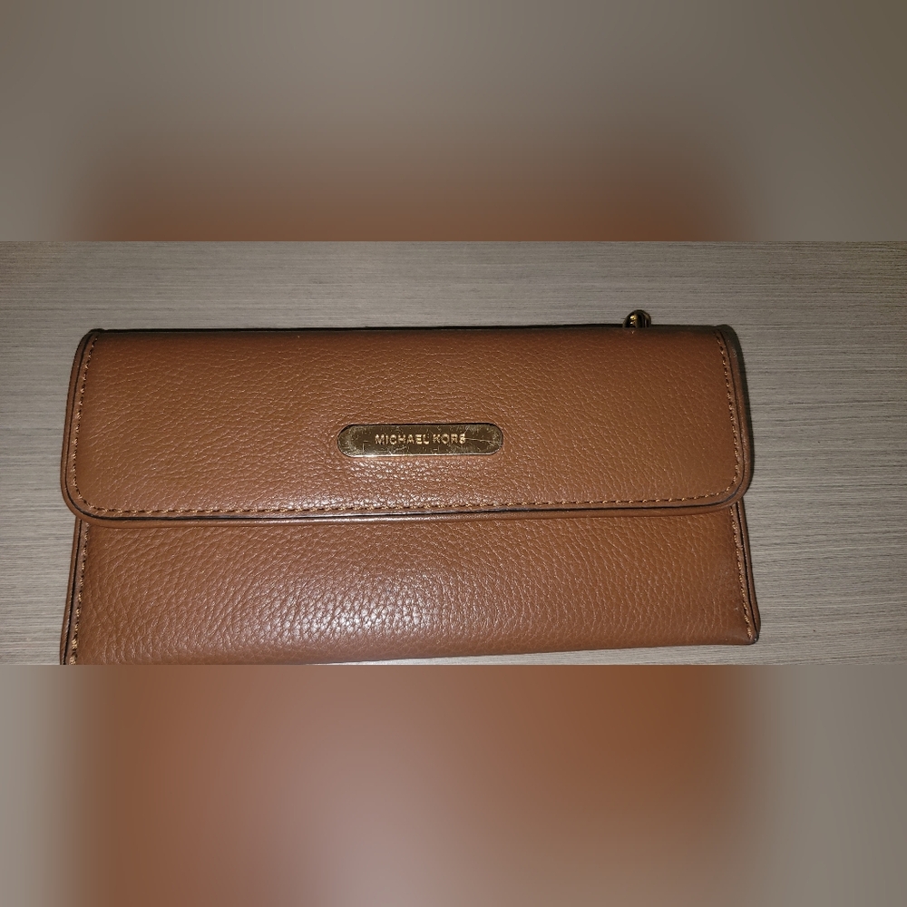 Michael Kors Women's Tan Leather Wallet Clutch